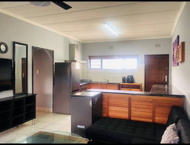 2 BEDROOM APARTMENT FOR SALE IN MARGATE BEACH